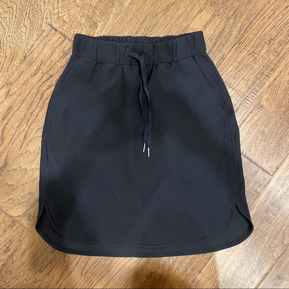 Lululemon Black On The Fly Skirt